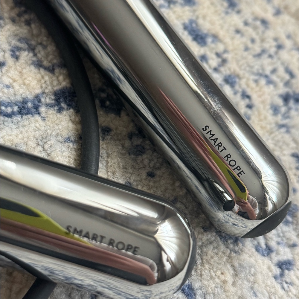 Smart Rope with Silver Handles - Picture 2 of 3